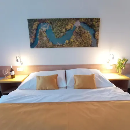 Volarik Guest house 3*