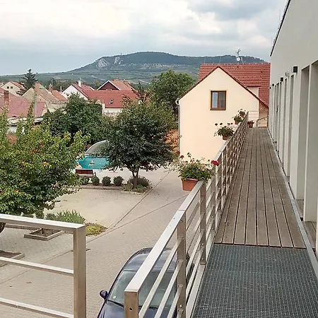 沃拉里克旅馆 招待所 Dolní Dunajovice